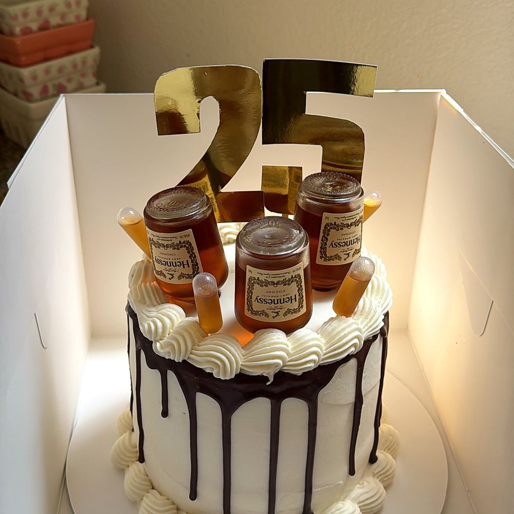 Custom cake 10