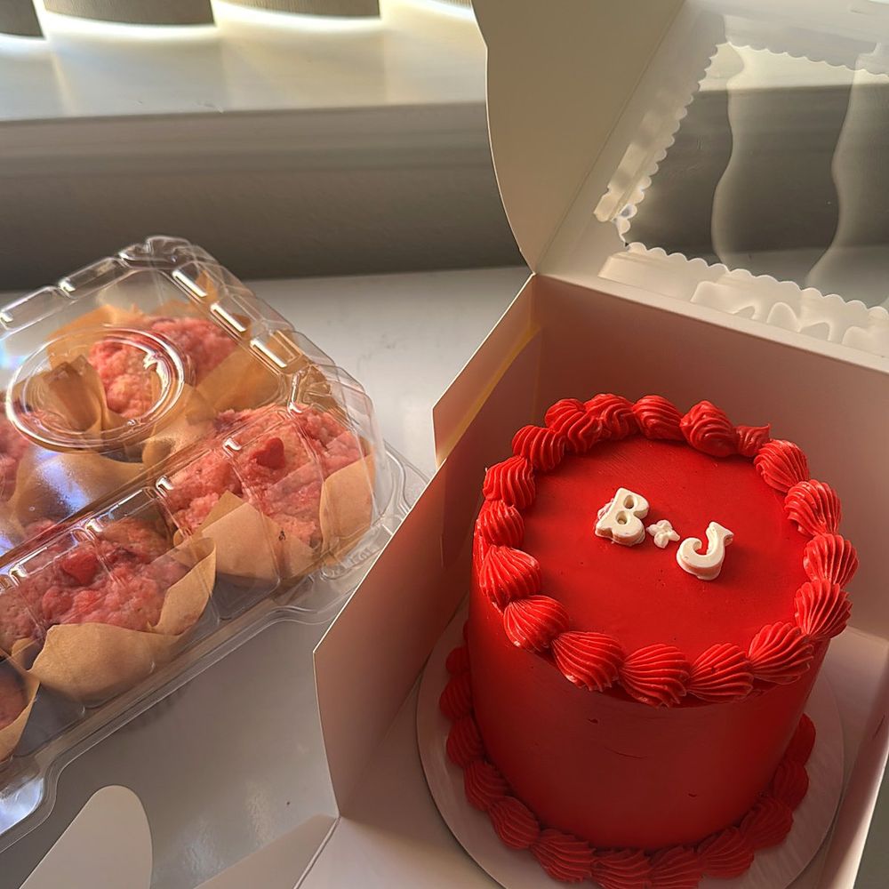 Custom cake 15